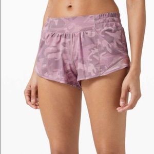 Lululemon pink camo 2.5 hotty hot shorts